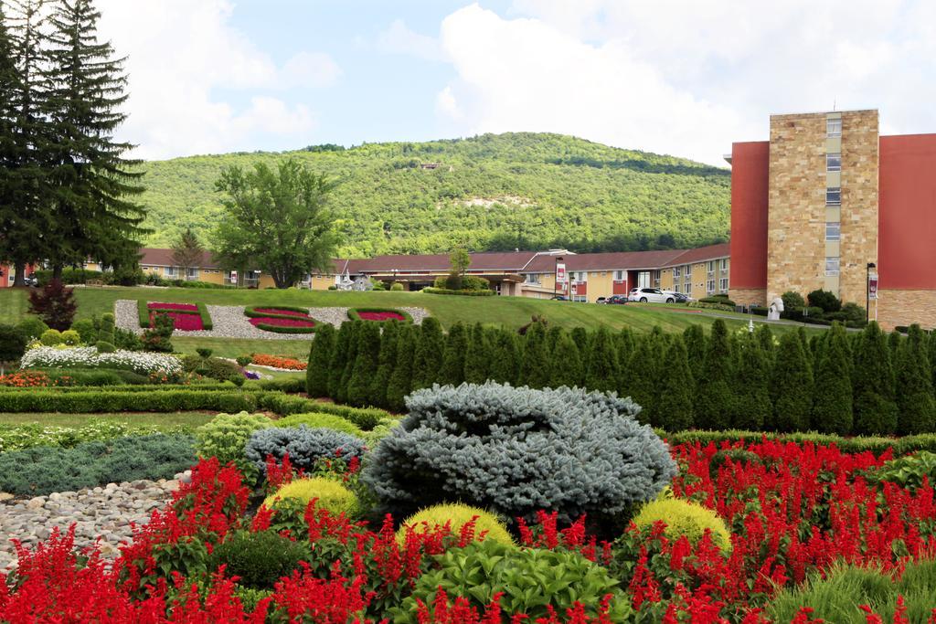 Hotel Honors Haven Retreat & Conference Ellenville Exterior foto